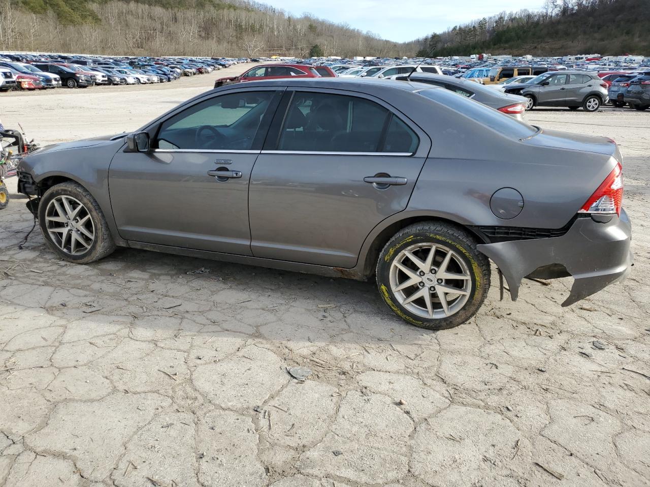 2011 Ford Fusion - Image 2