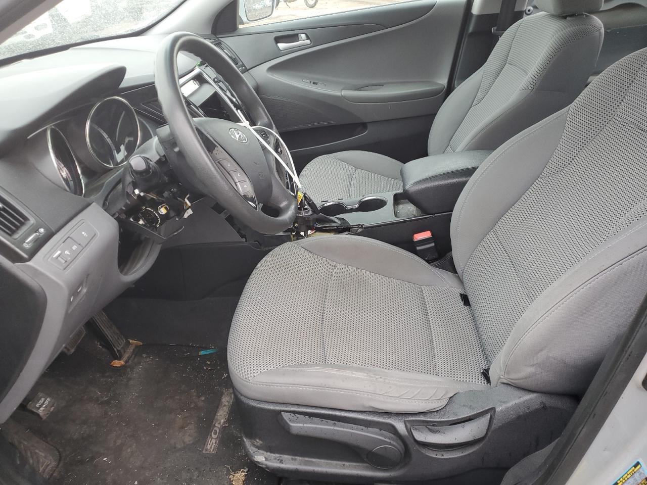 2012 Hyundai Sonata - Image 7
