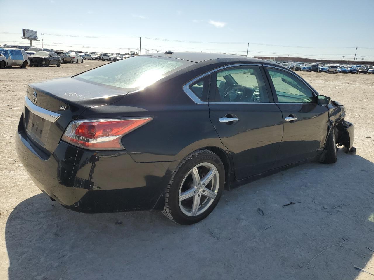 2015 Nissan Altima - Image 3