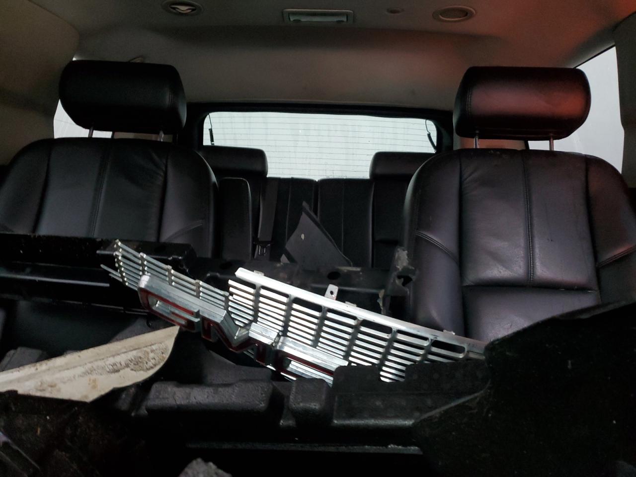 2010 GMC Yukon - Image 10