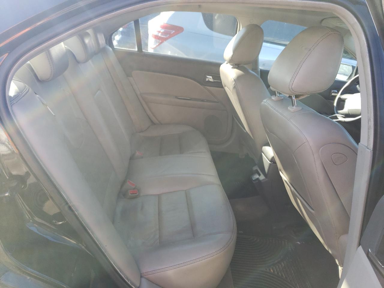 2010 Ford Fusion - Image 10