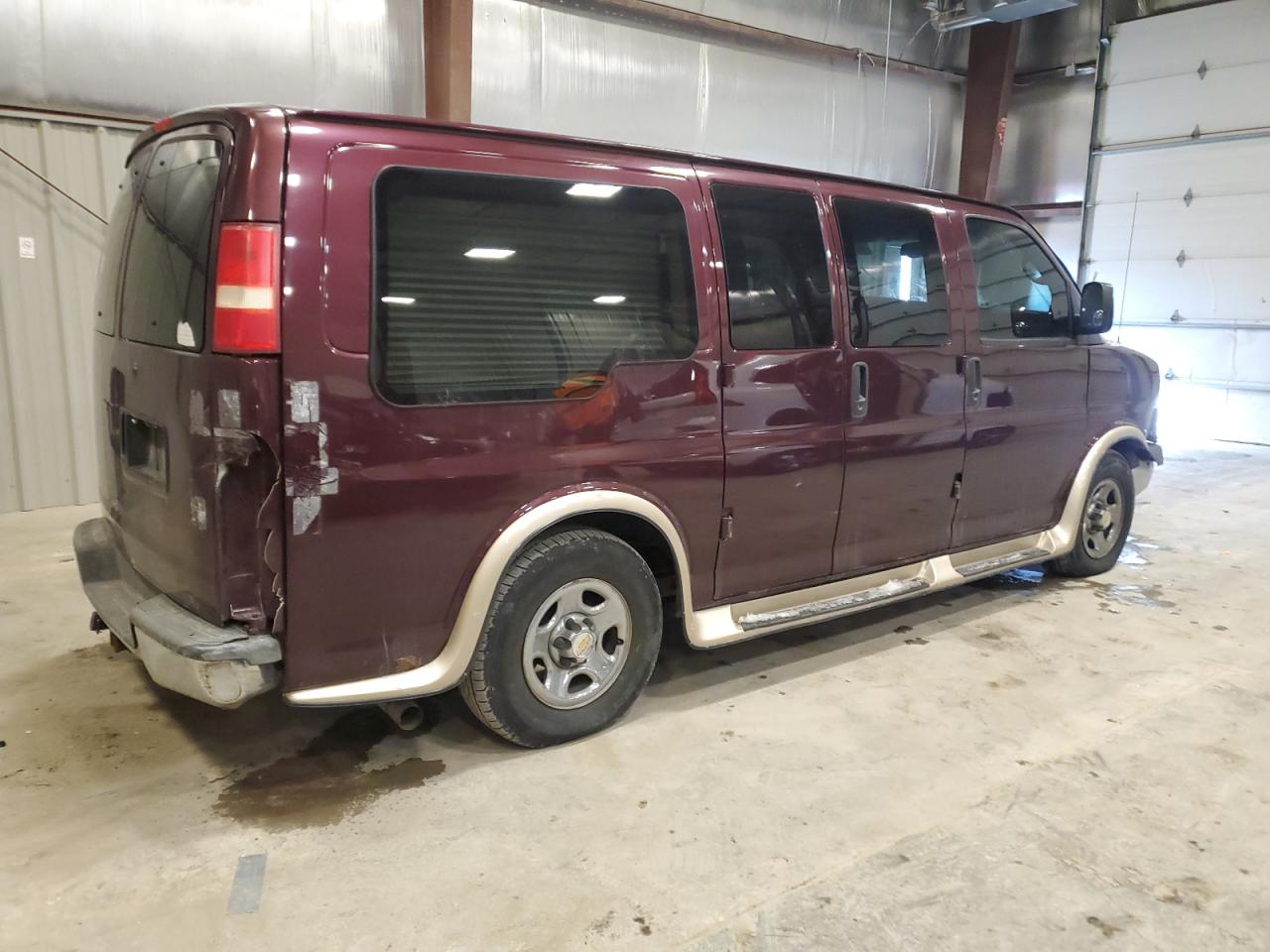 2005 Chevrolet Express - Image 3