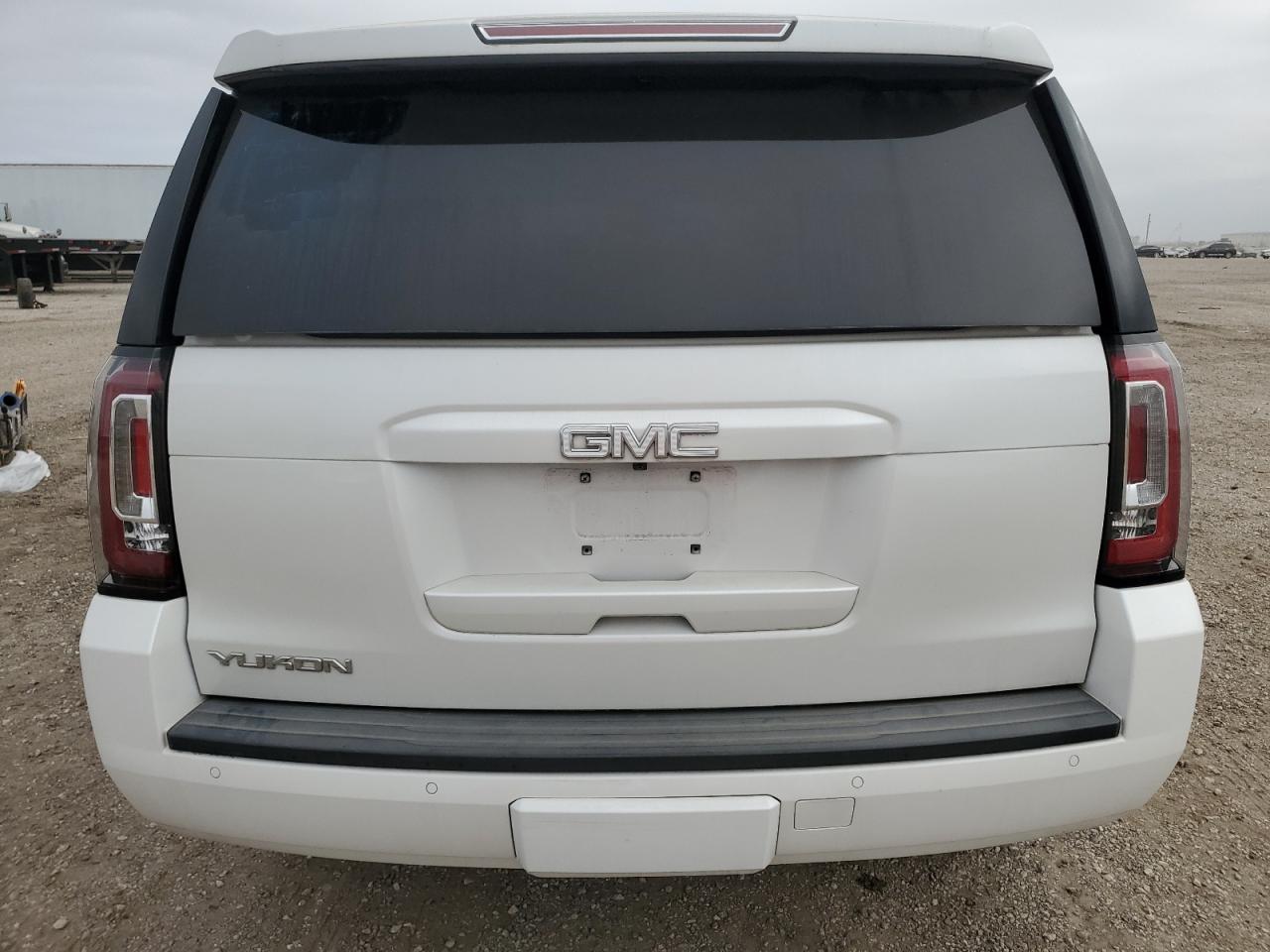 2017 GMC Yukon - Image 6