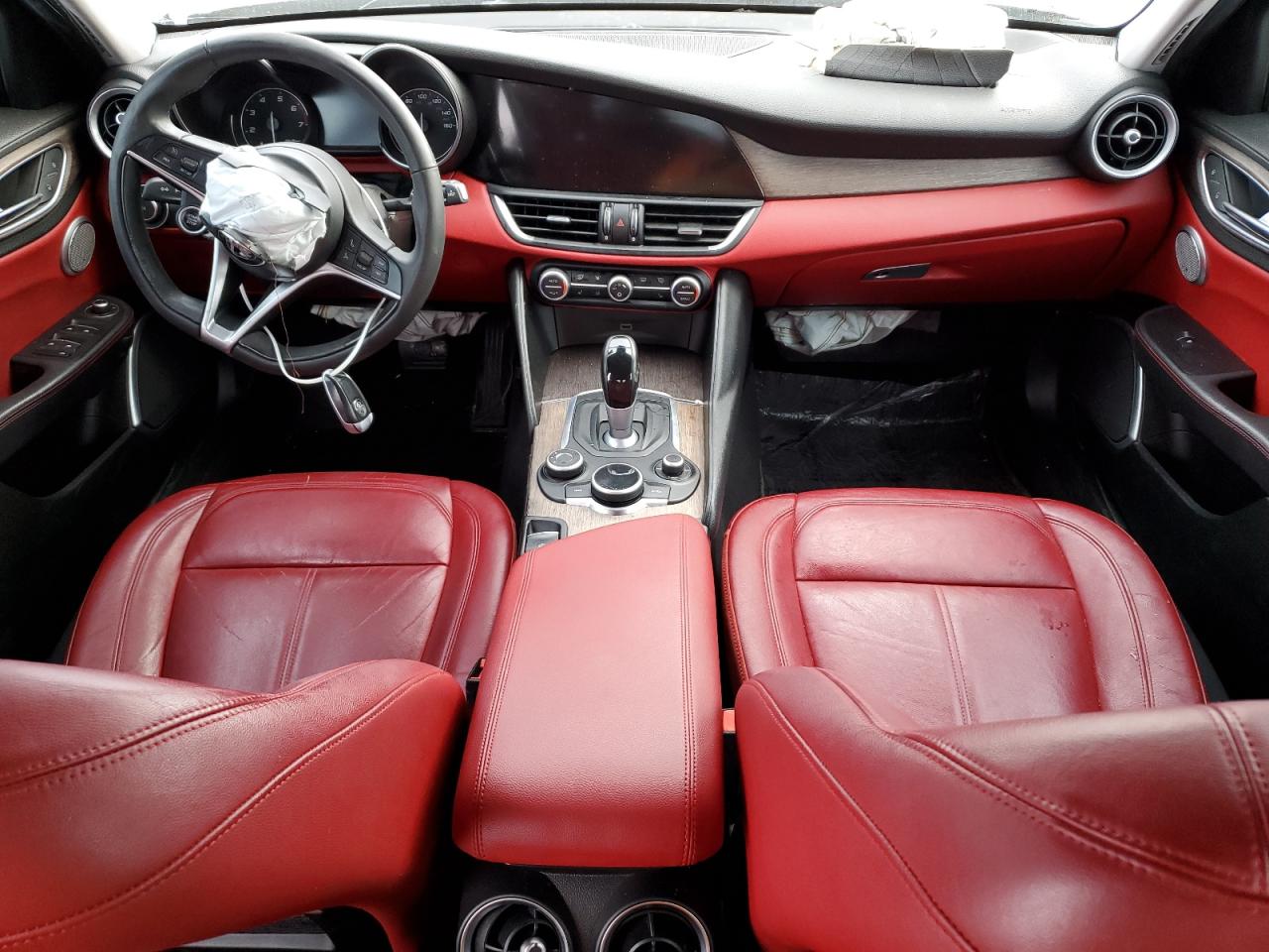 2017 Alfa Romeo Giulia - Image 8