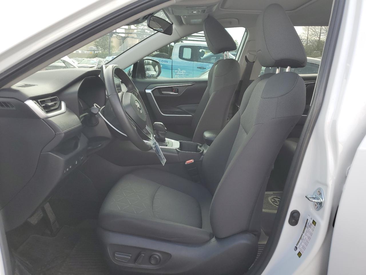 2023 Toyota RAV 4 - Image 7