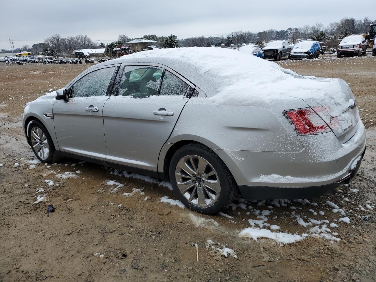 2012 Ford Taurus - Image 2