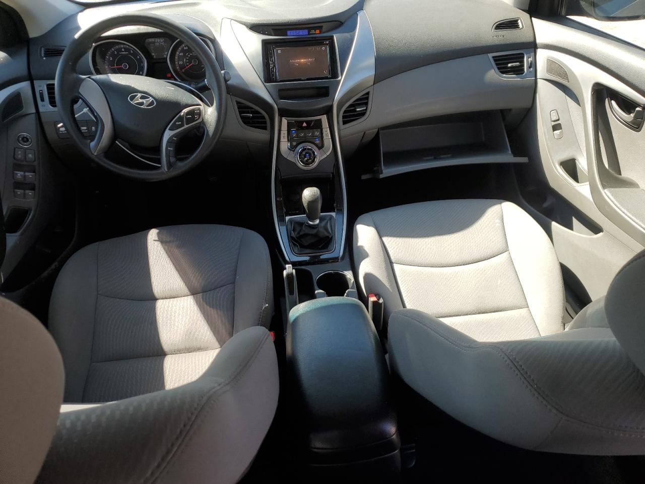 2013 Hyundai Elantra - Image 8