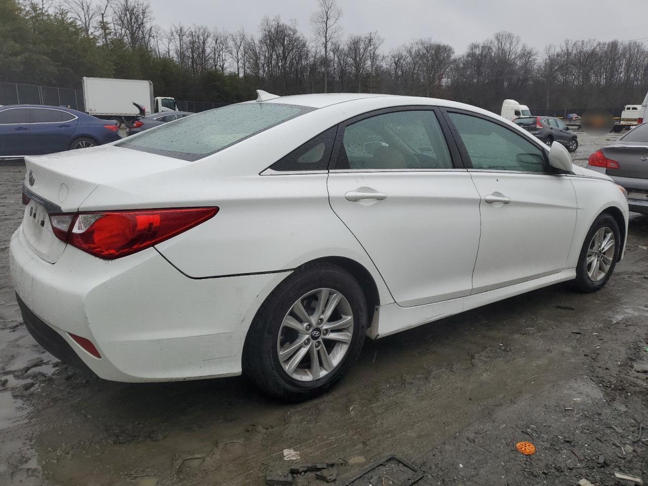2014 Hyundai Sonata - Image 3