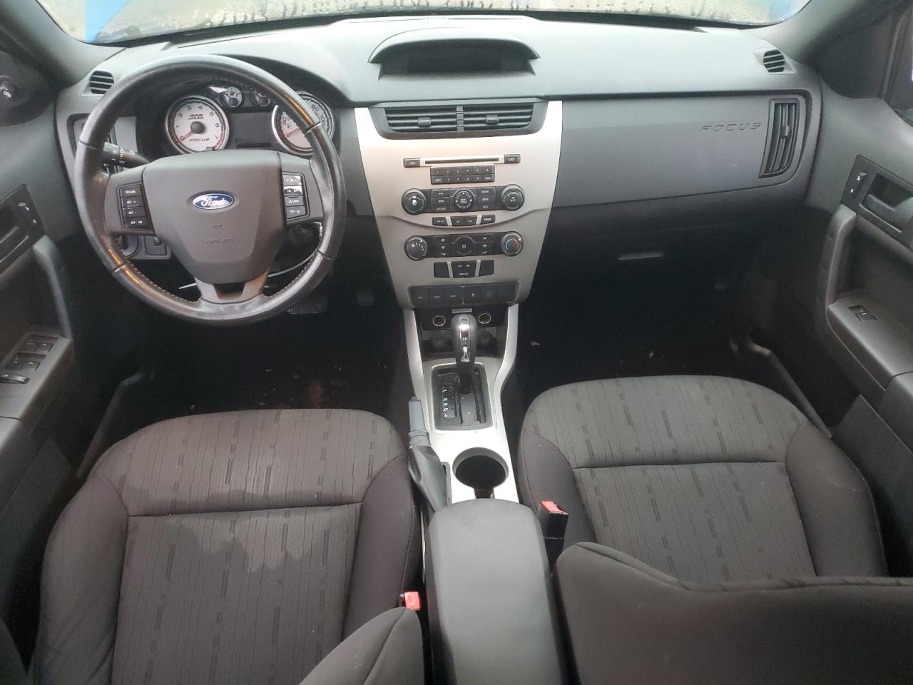 2010 Ford Focus - Image 8