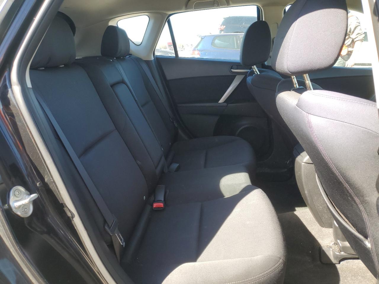 2011 Mazda 3 - Image 10