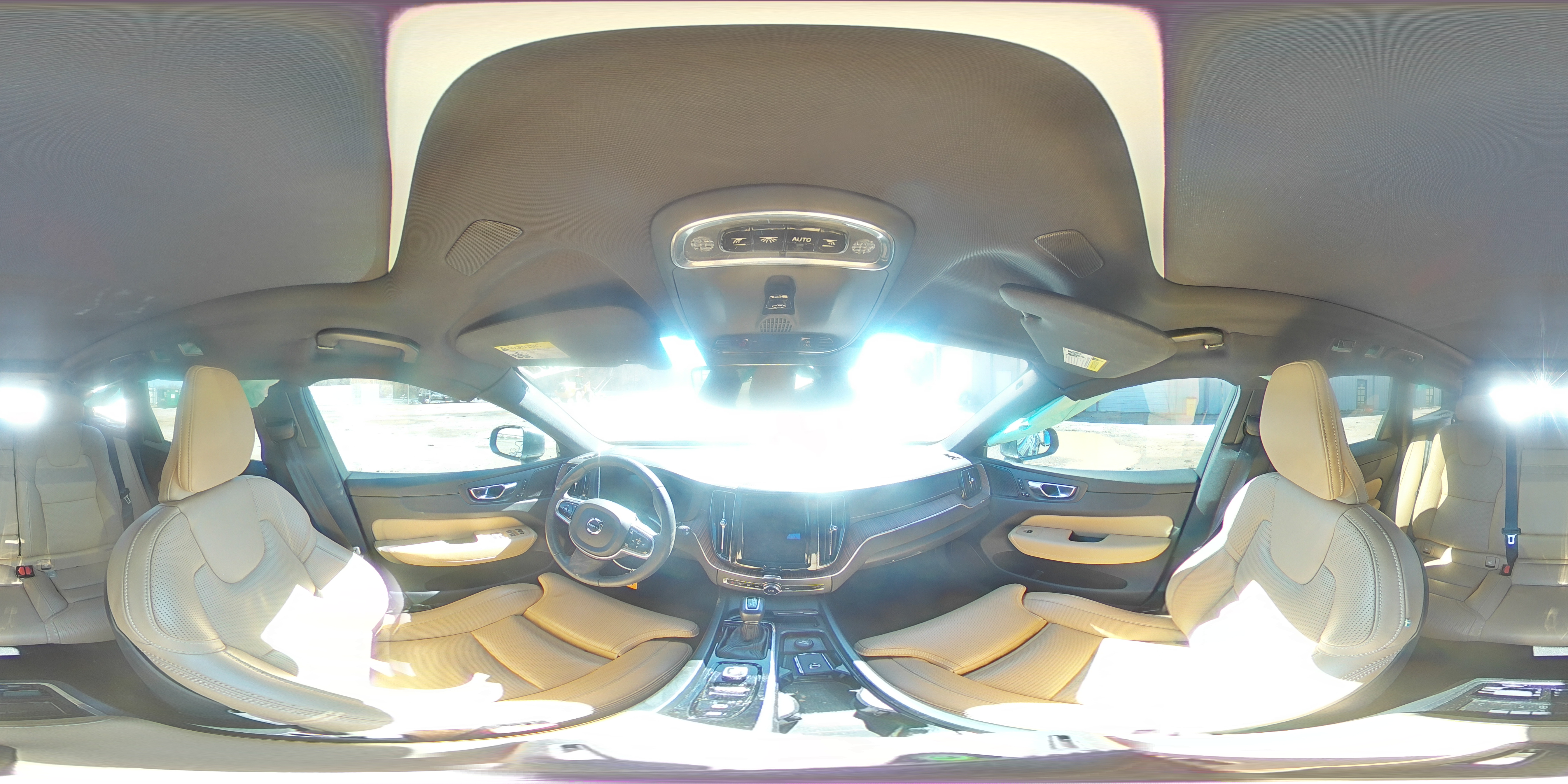 2021 Volvo XC60 - Image 13