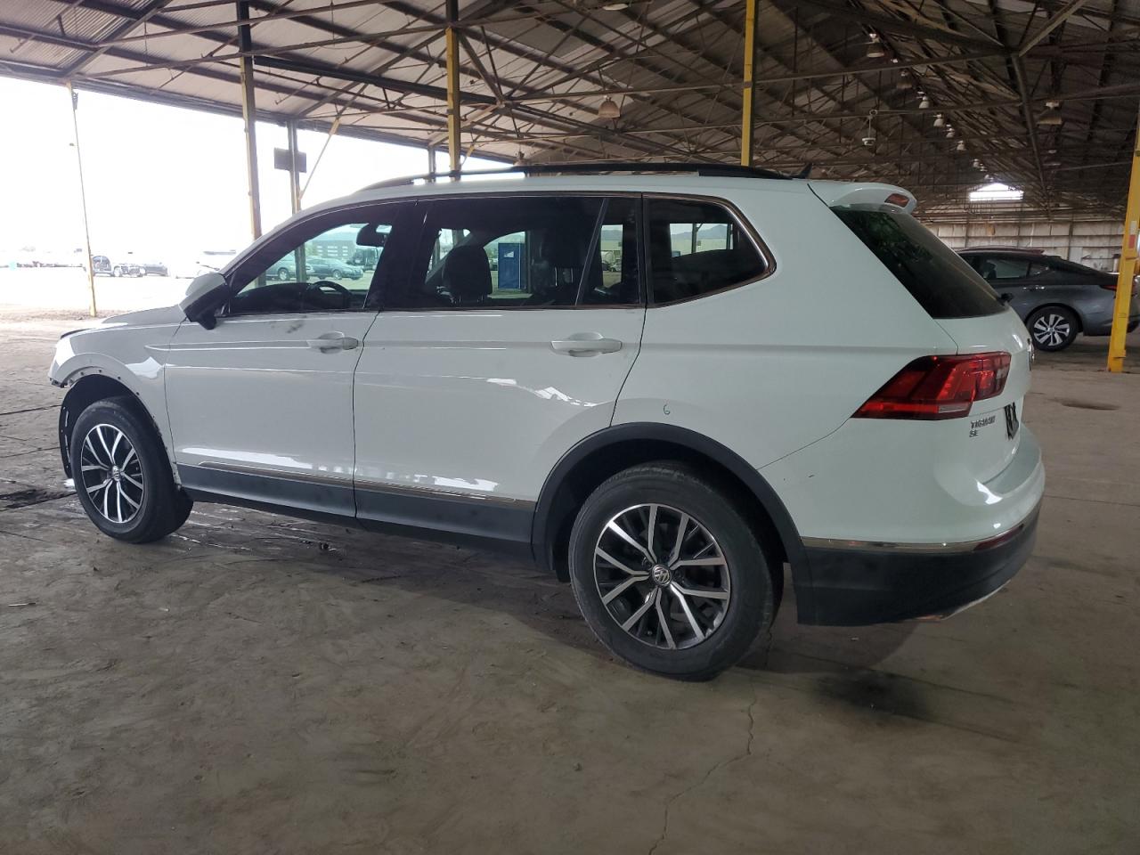 2020 Volkswagen Tiguan - Image 2