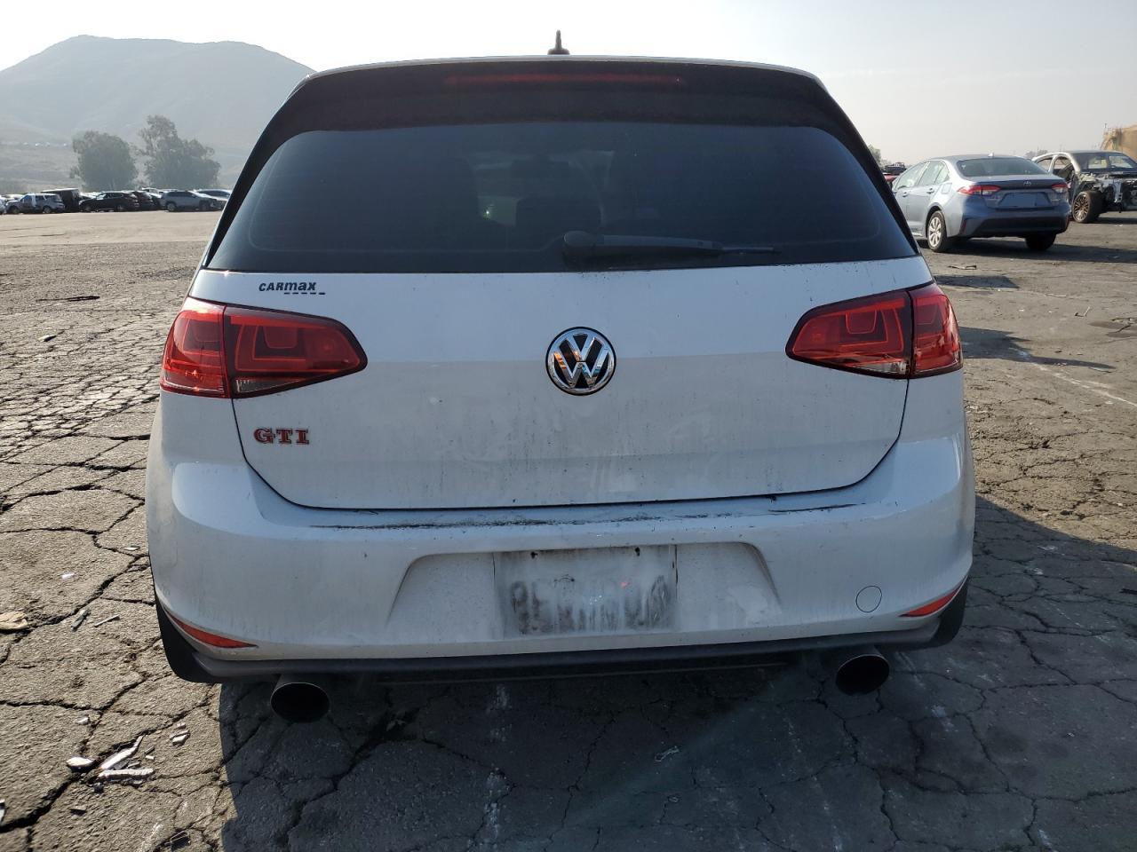 2017 Volkswagen GTI - Image 6