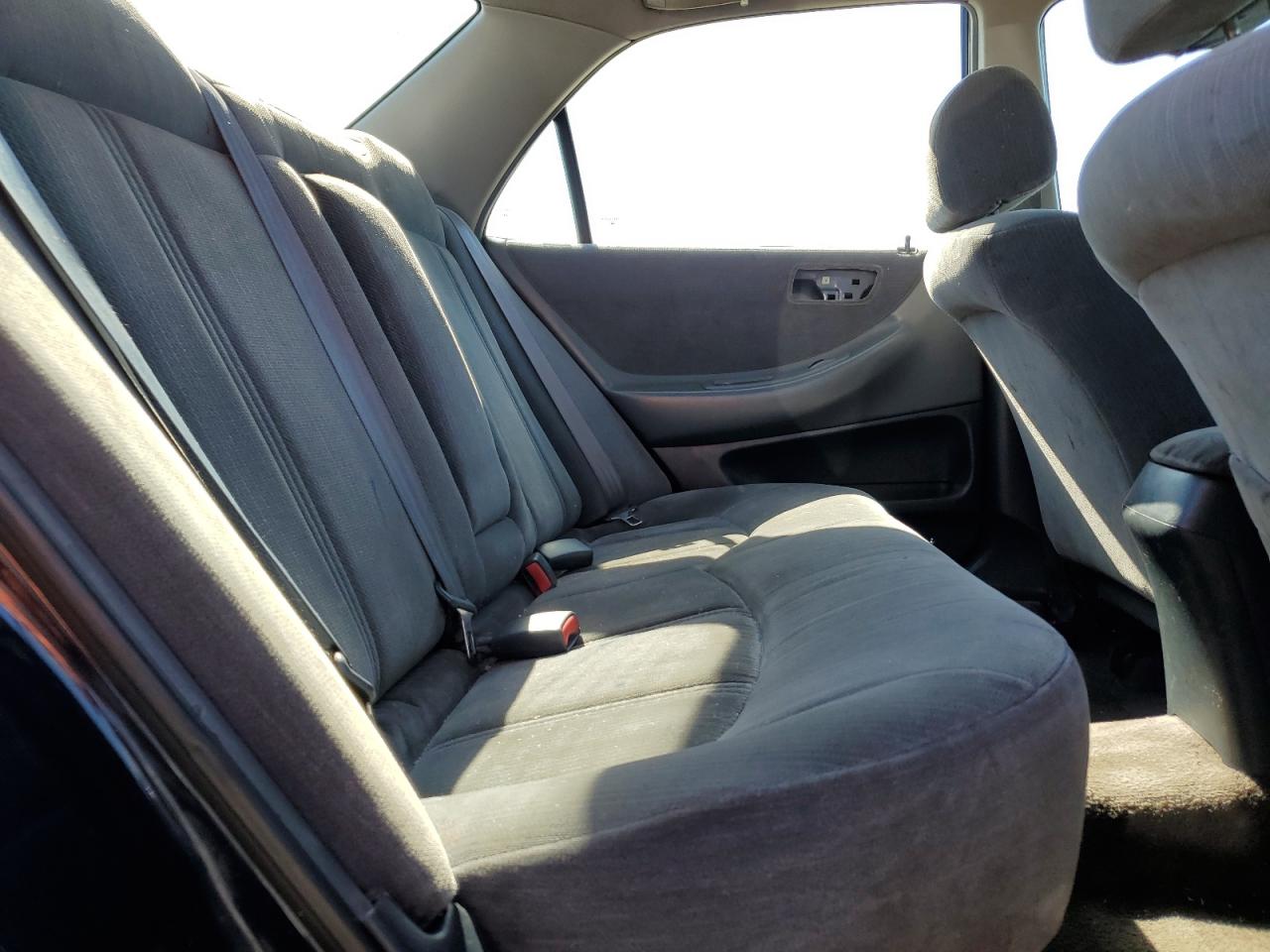 2000 Honda Accord - Image 10