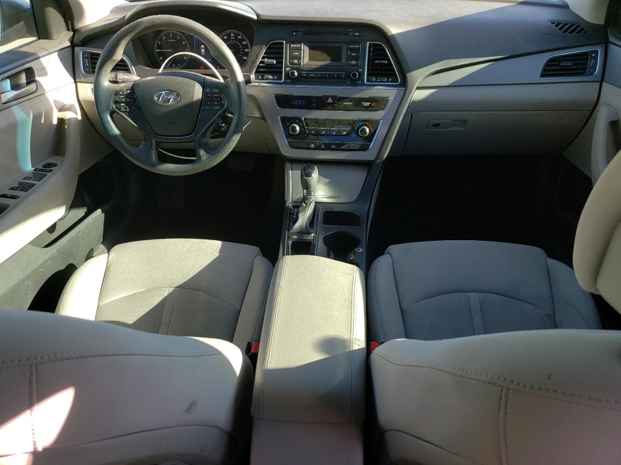 2015 Hyundai Sonata - Image 8