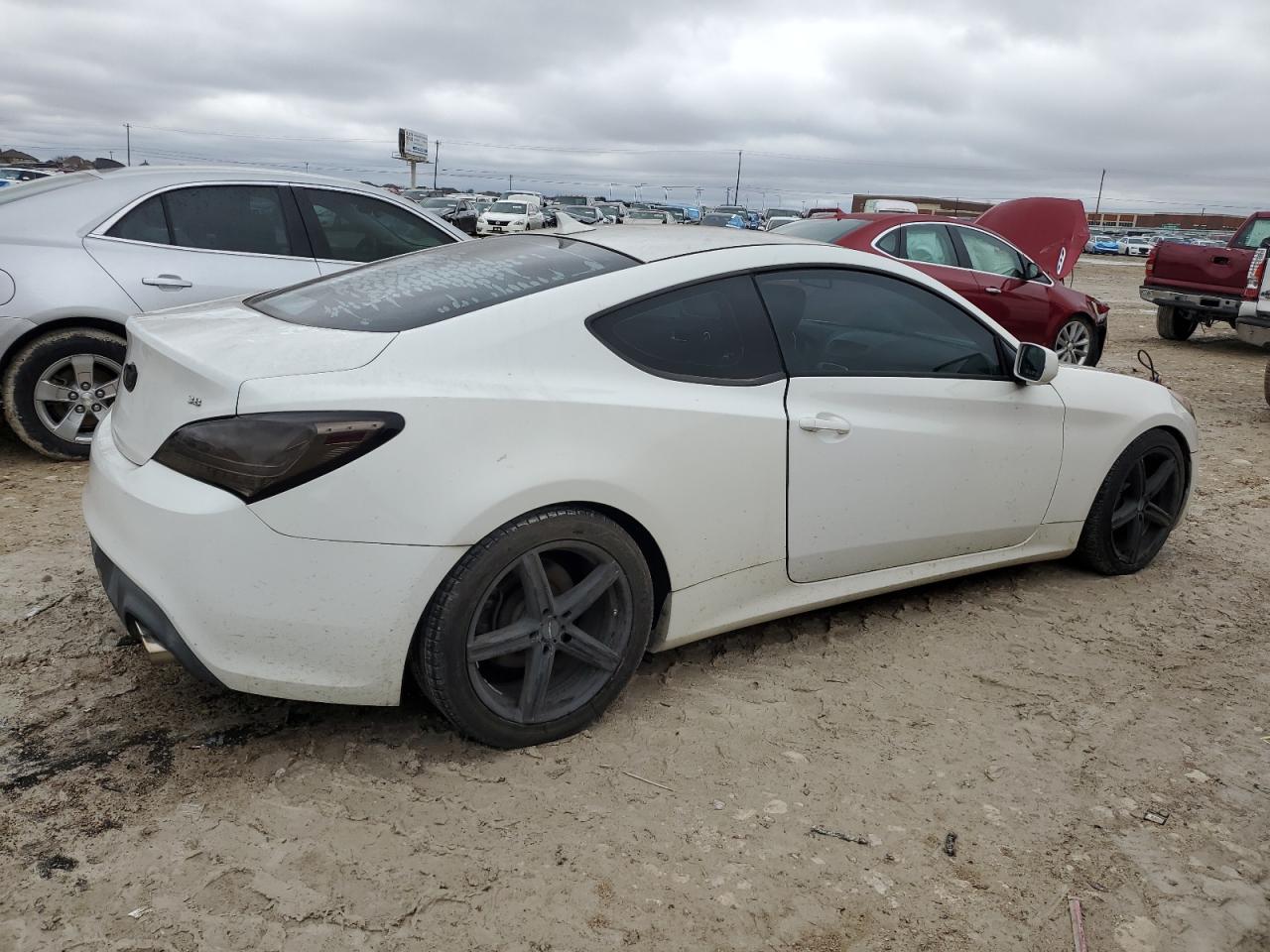 2010 Hyundai Genesis - Image 3