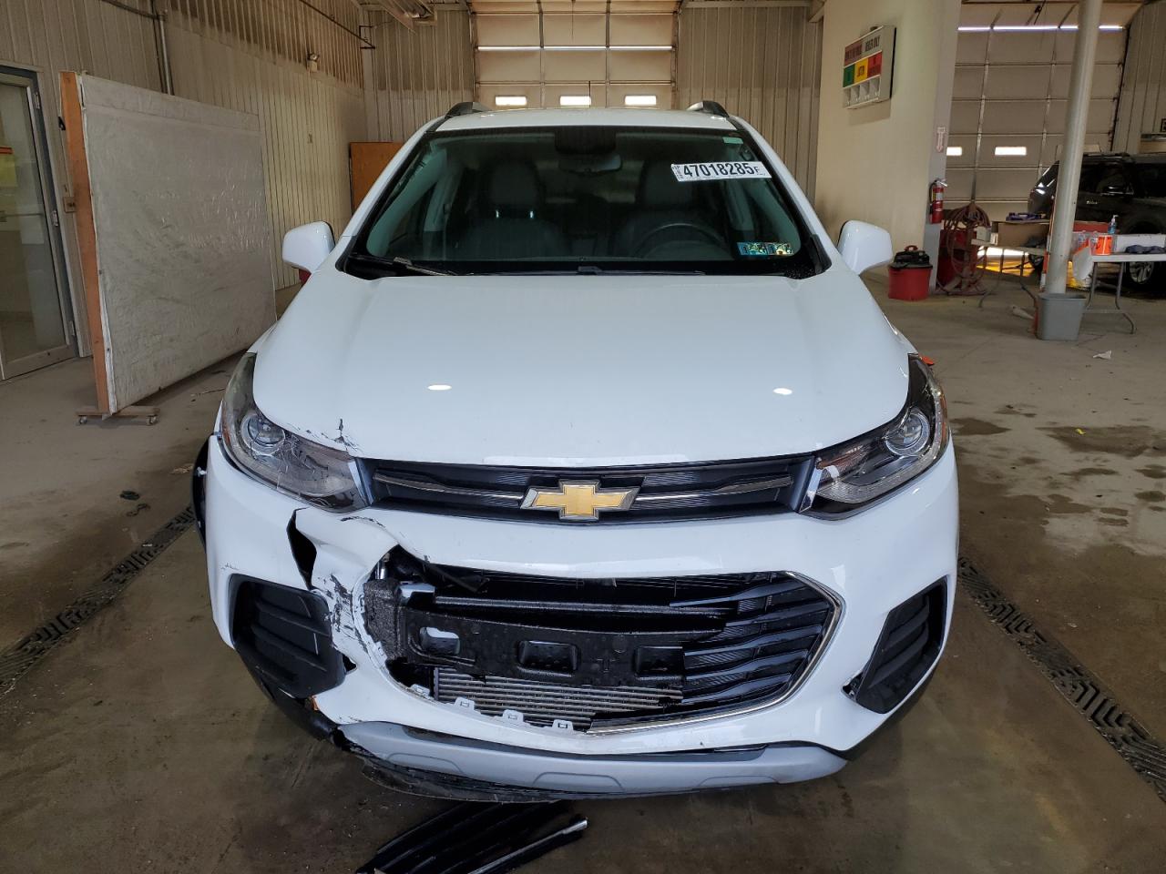 KL7CJPSB5JB709351 CHEVROLET TRAX 2018