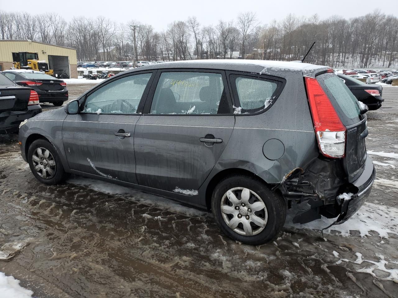 2009 Hyundai Elantra - Image 2