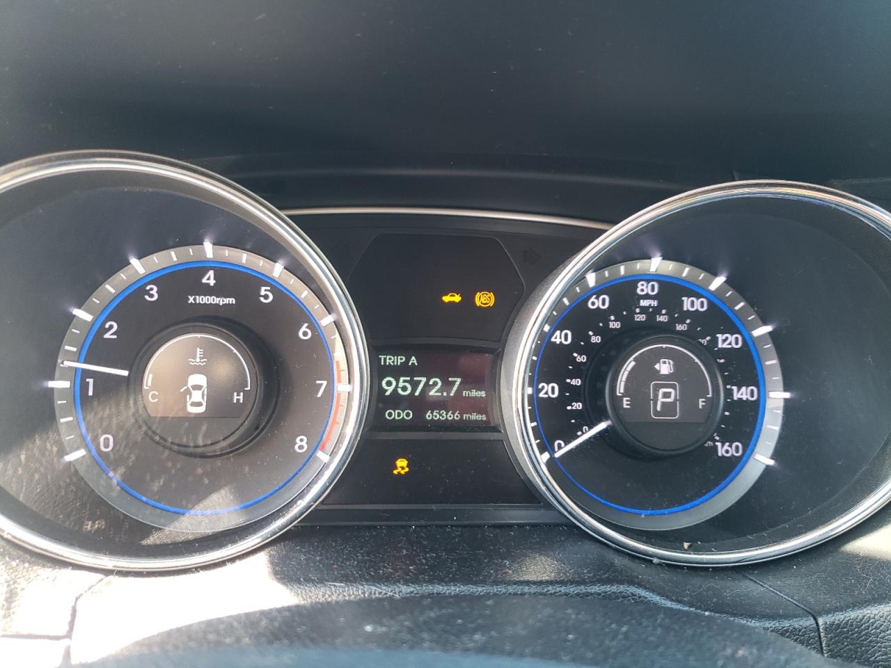 2014 Hyundai Sonata - Image 9
