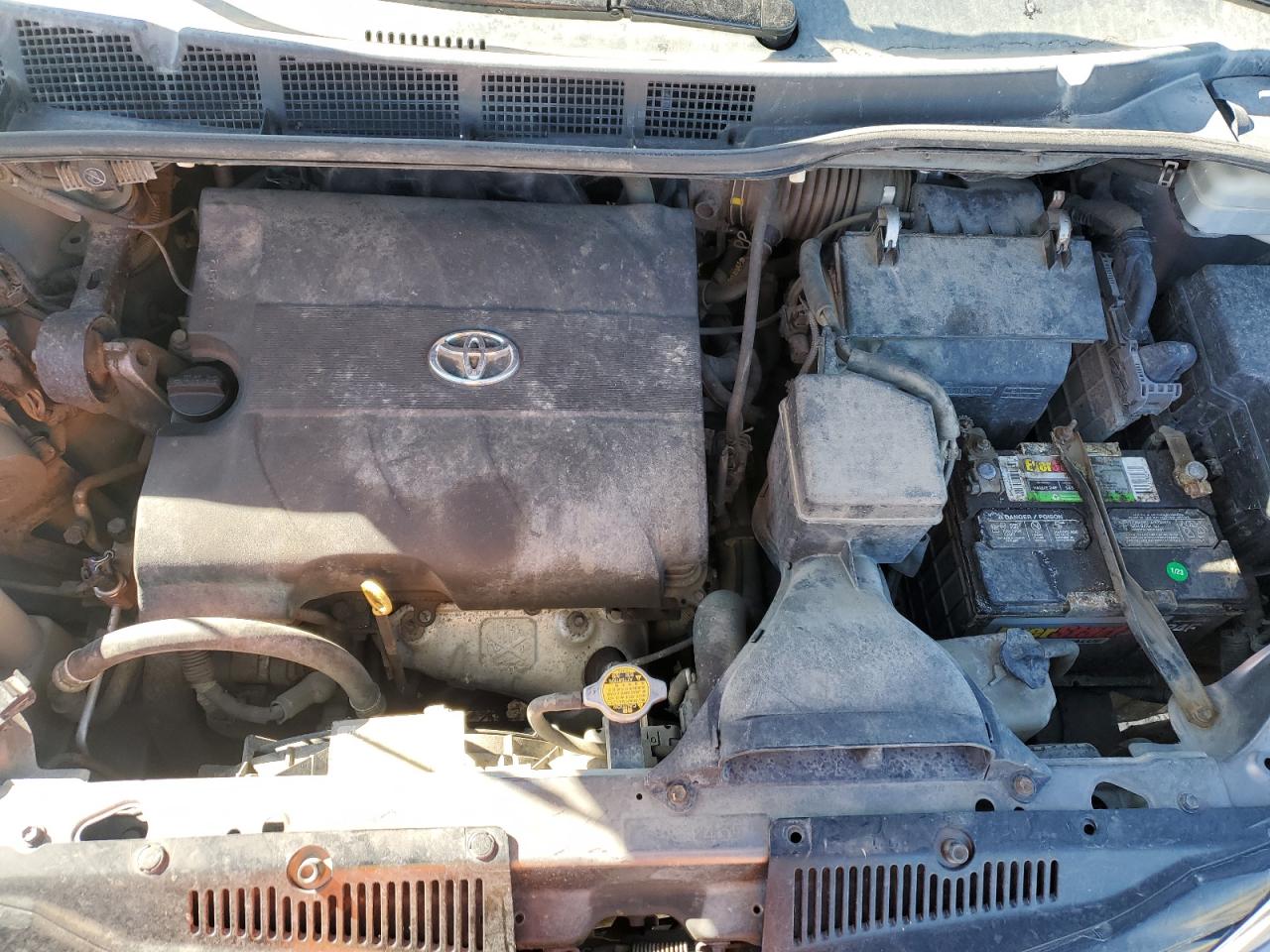 2011 Toyota Sienna - Image 12