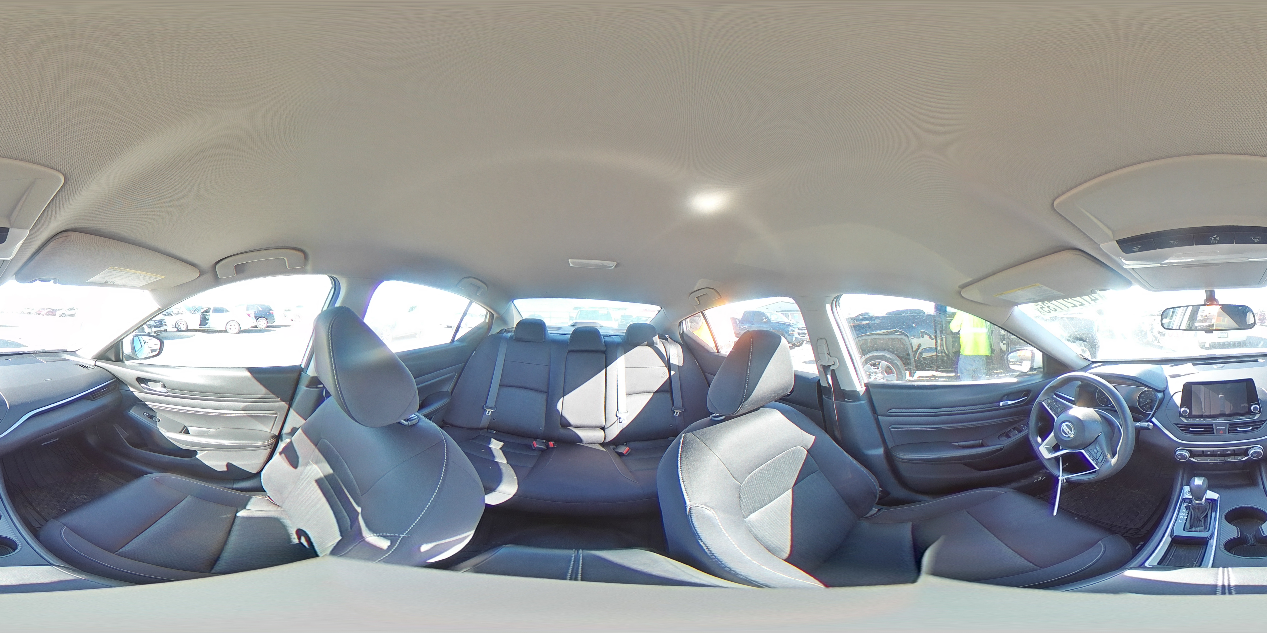 2020 Nissan Altima - Image 13
