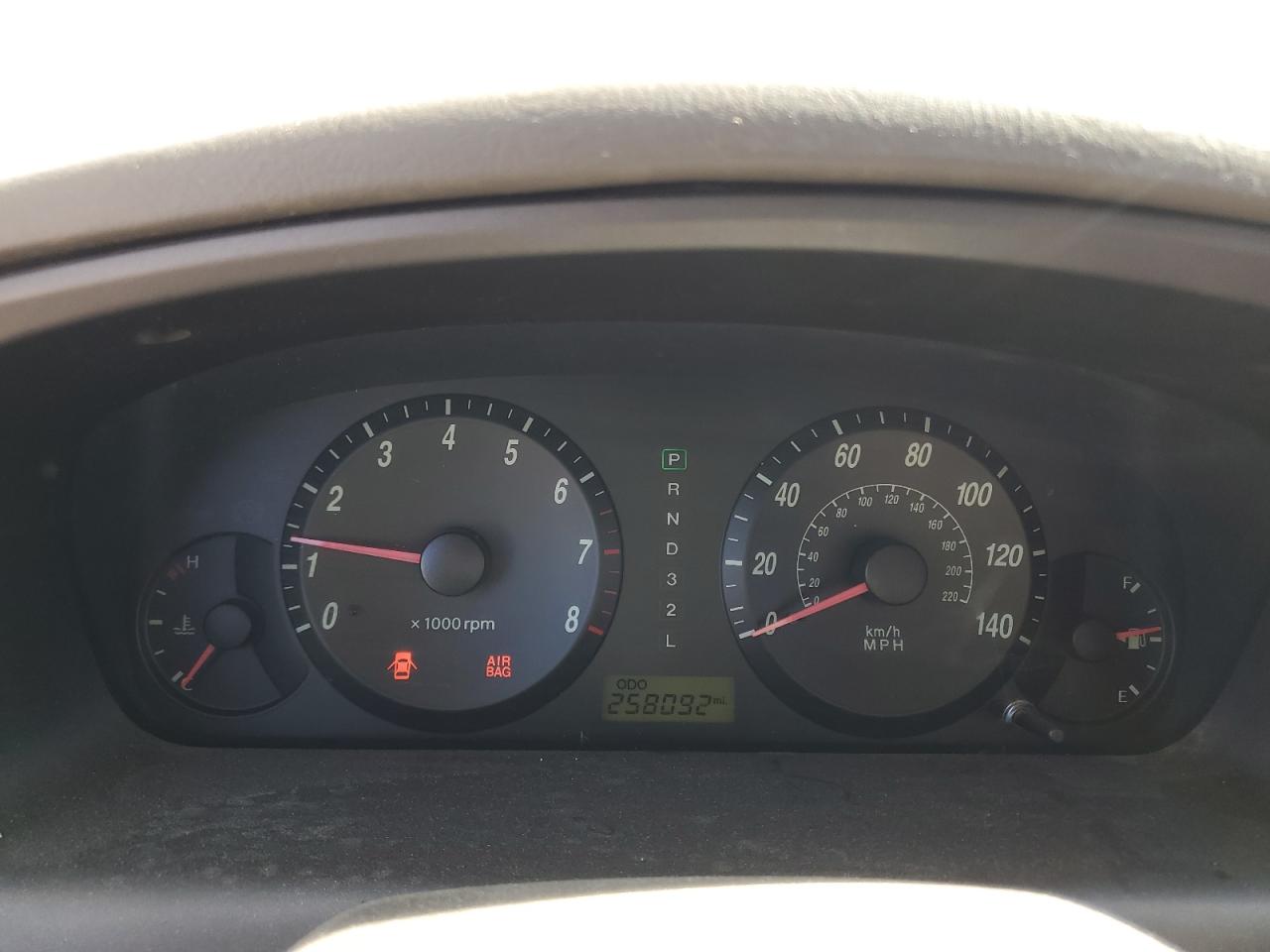 2005 Hyundai Elantra - Image 9
