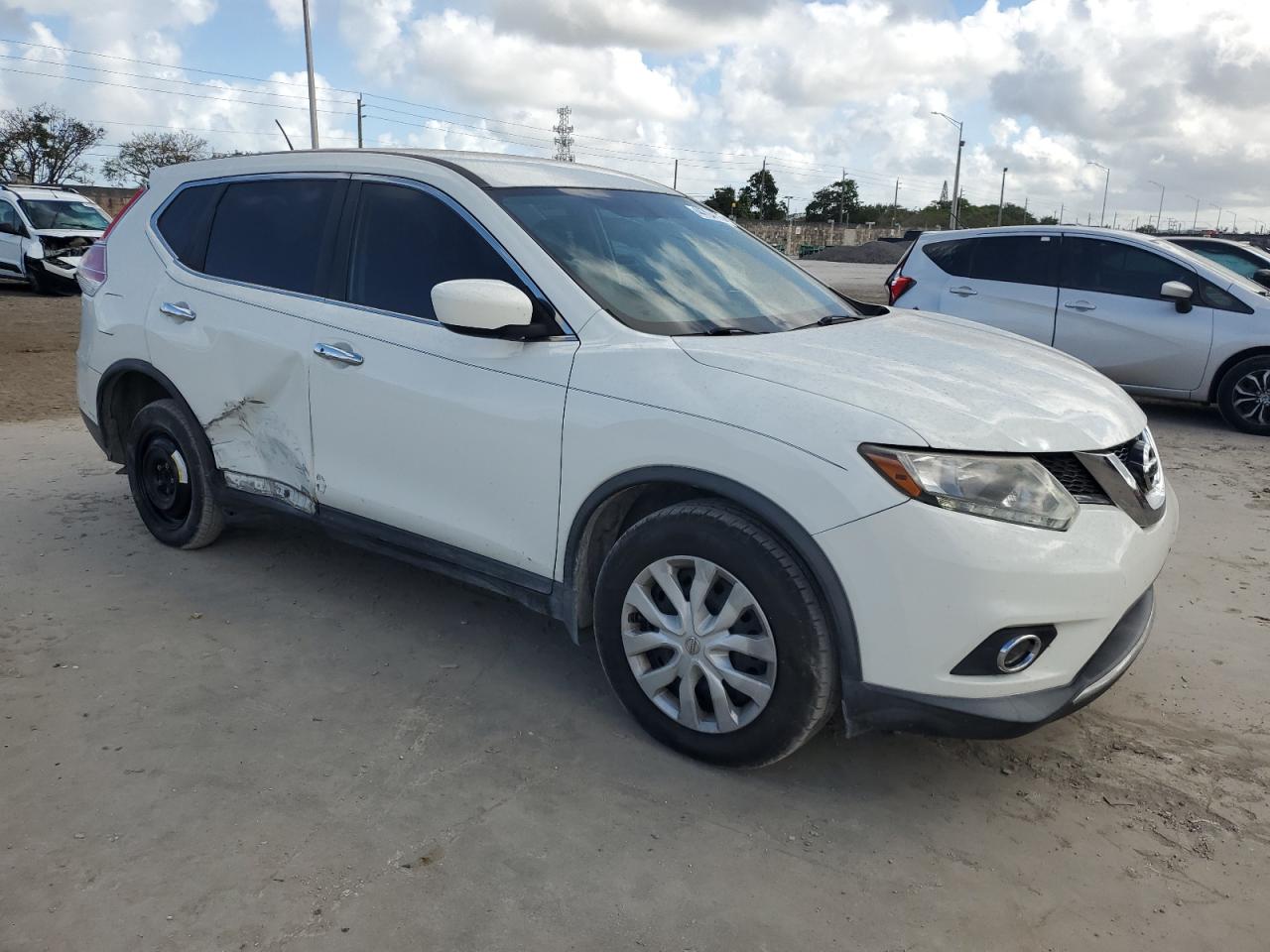2016 Nissan Rogue - Image 4