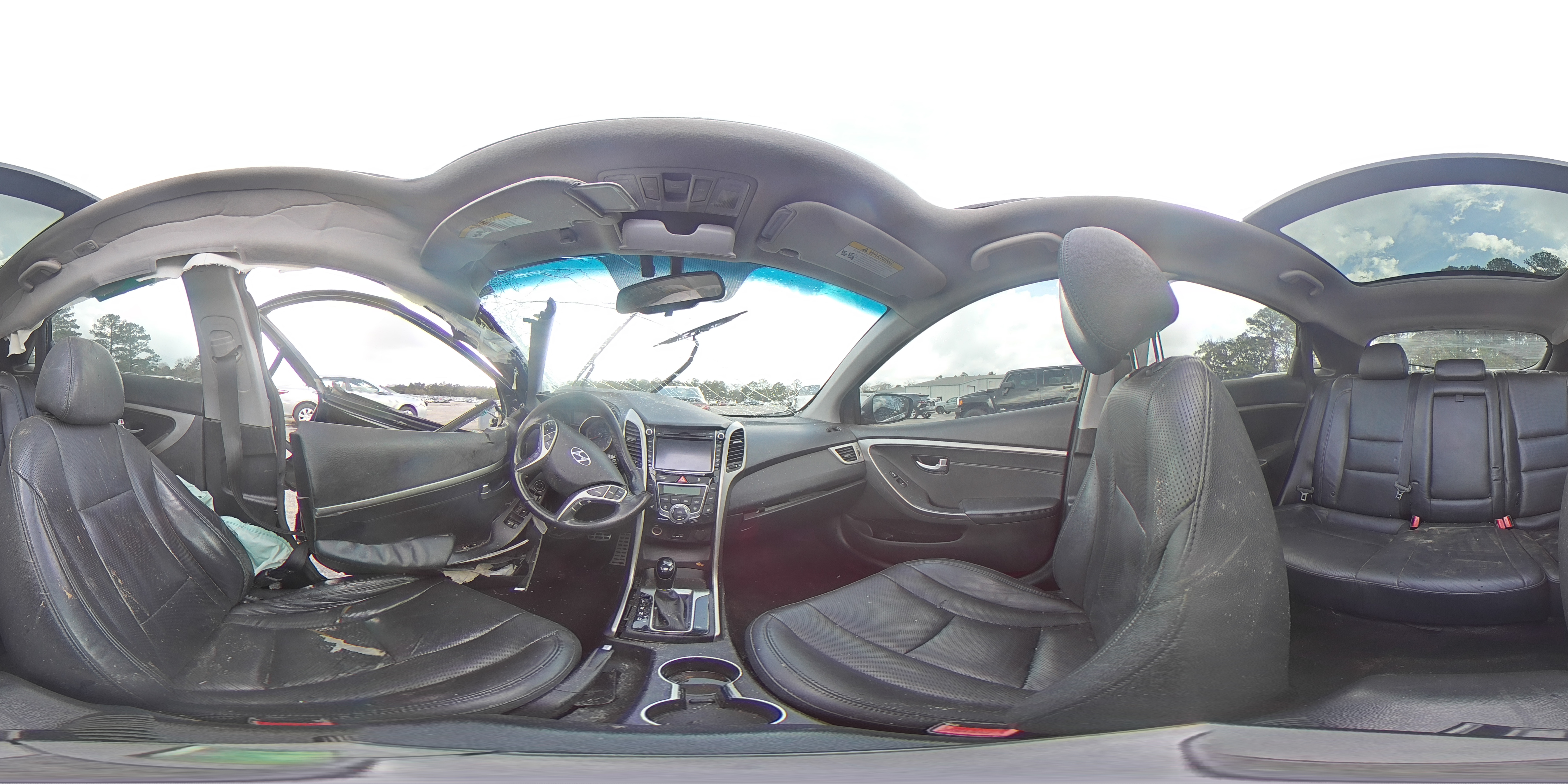 2013 Hyundai Elantra - Image 15