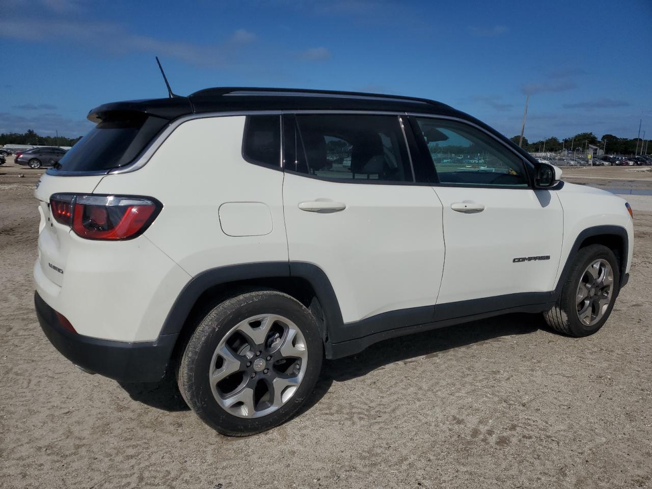 2019 Jeep Compass - Image 3