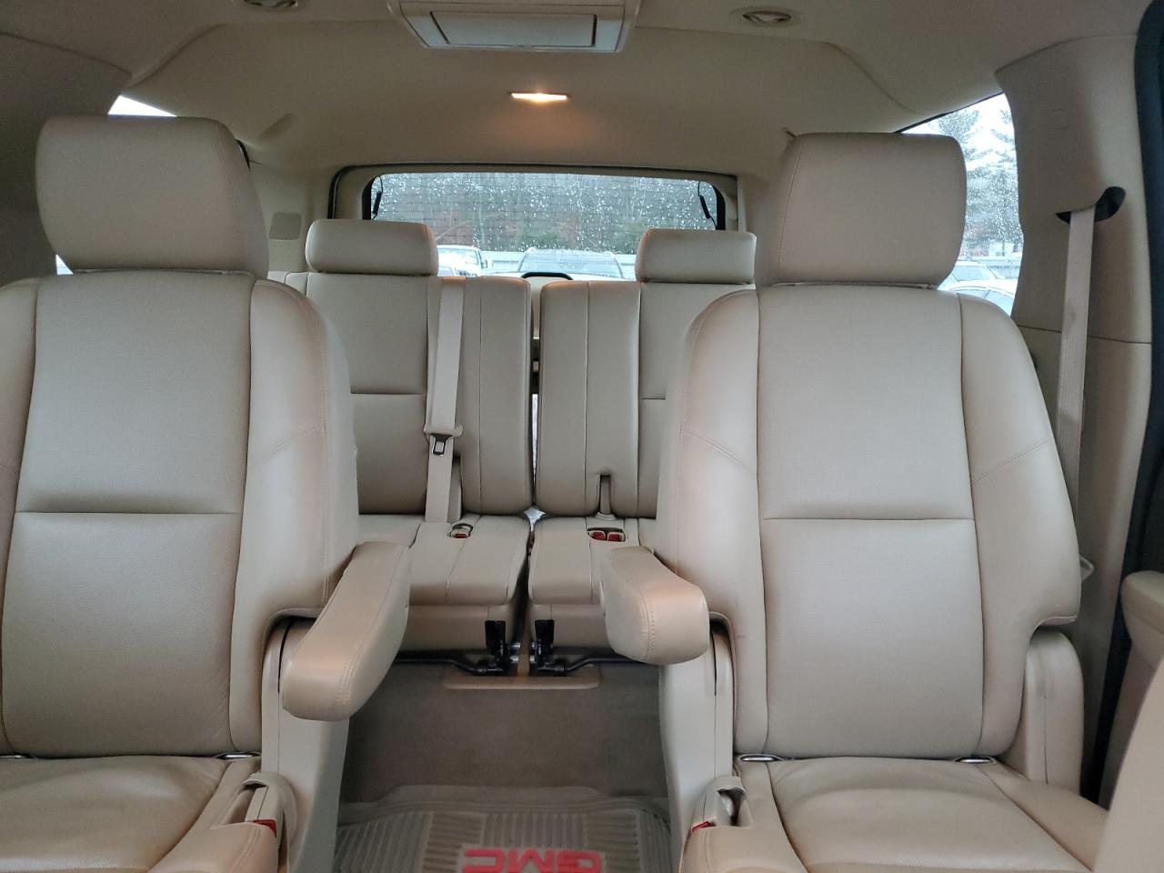 2013 GMC Yukon - Image 10