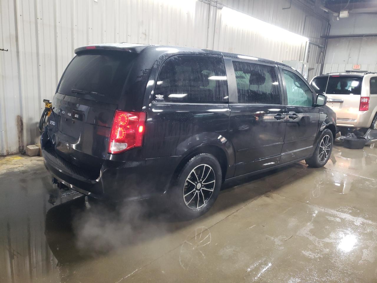 2017 Dodge Caravan - Image 3