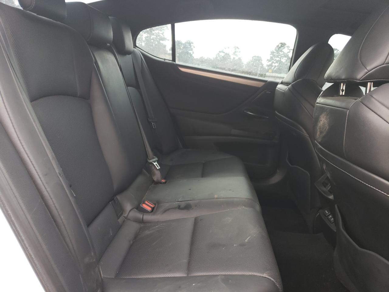 2019 Lexus ES - Image 10