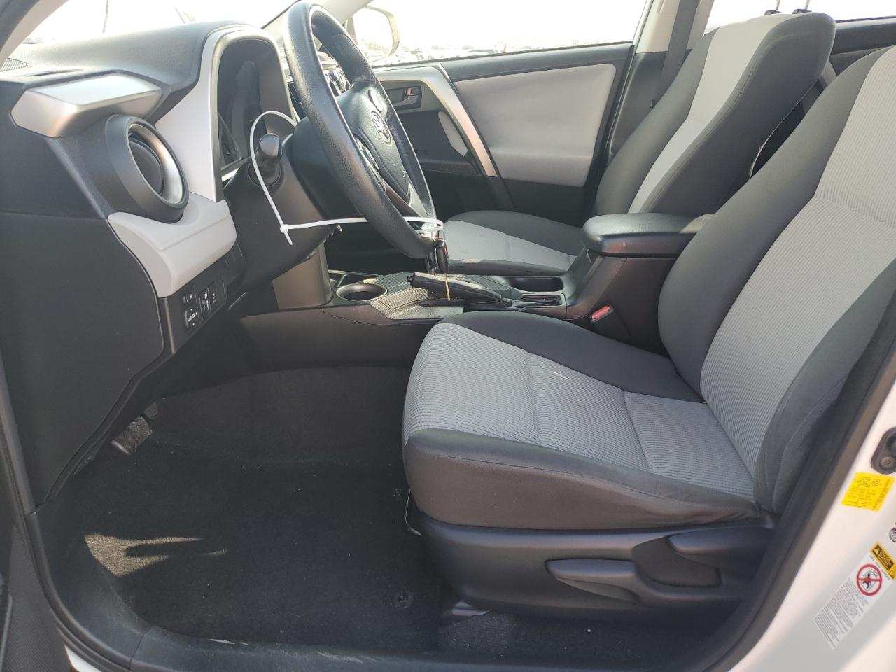 2015 Toyota RAV 4 - Image 7