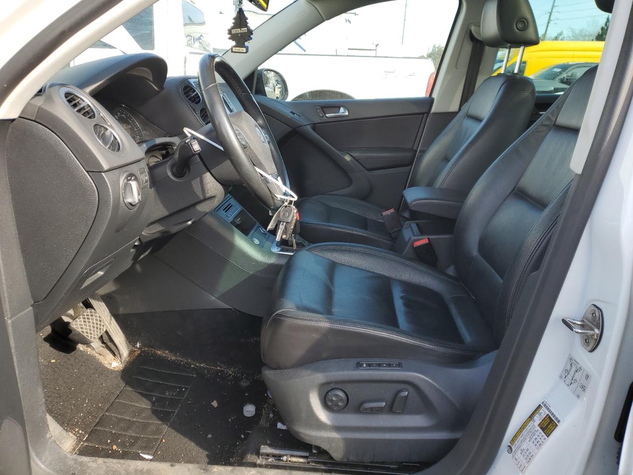 2017 Volkswagen Tiguan - Image 7