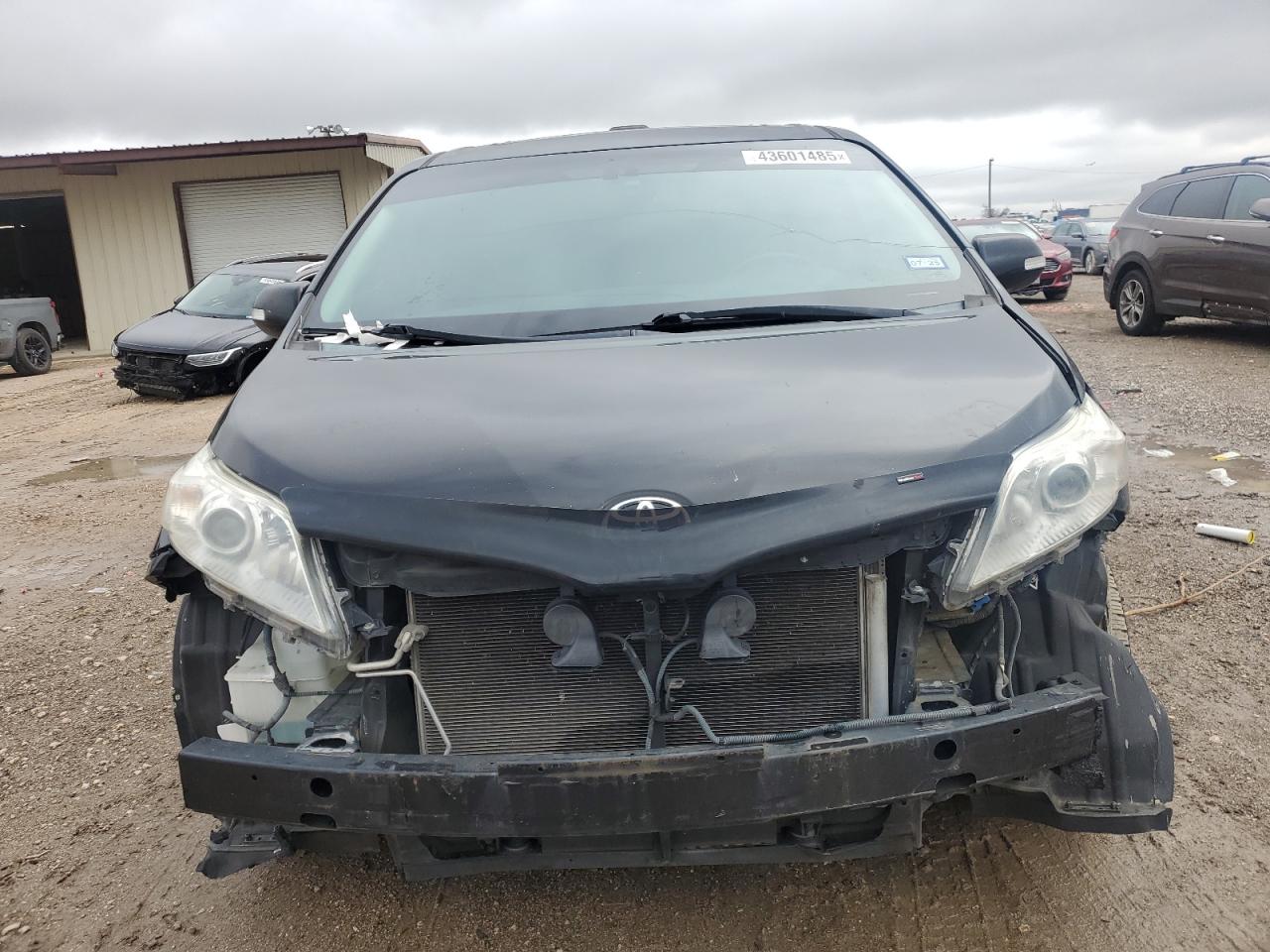 2014 Toyota Sienna - Image 5