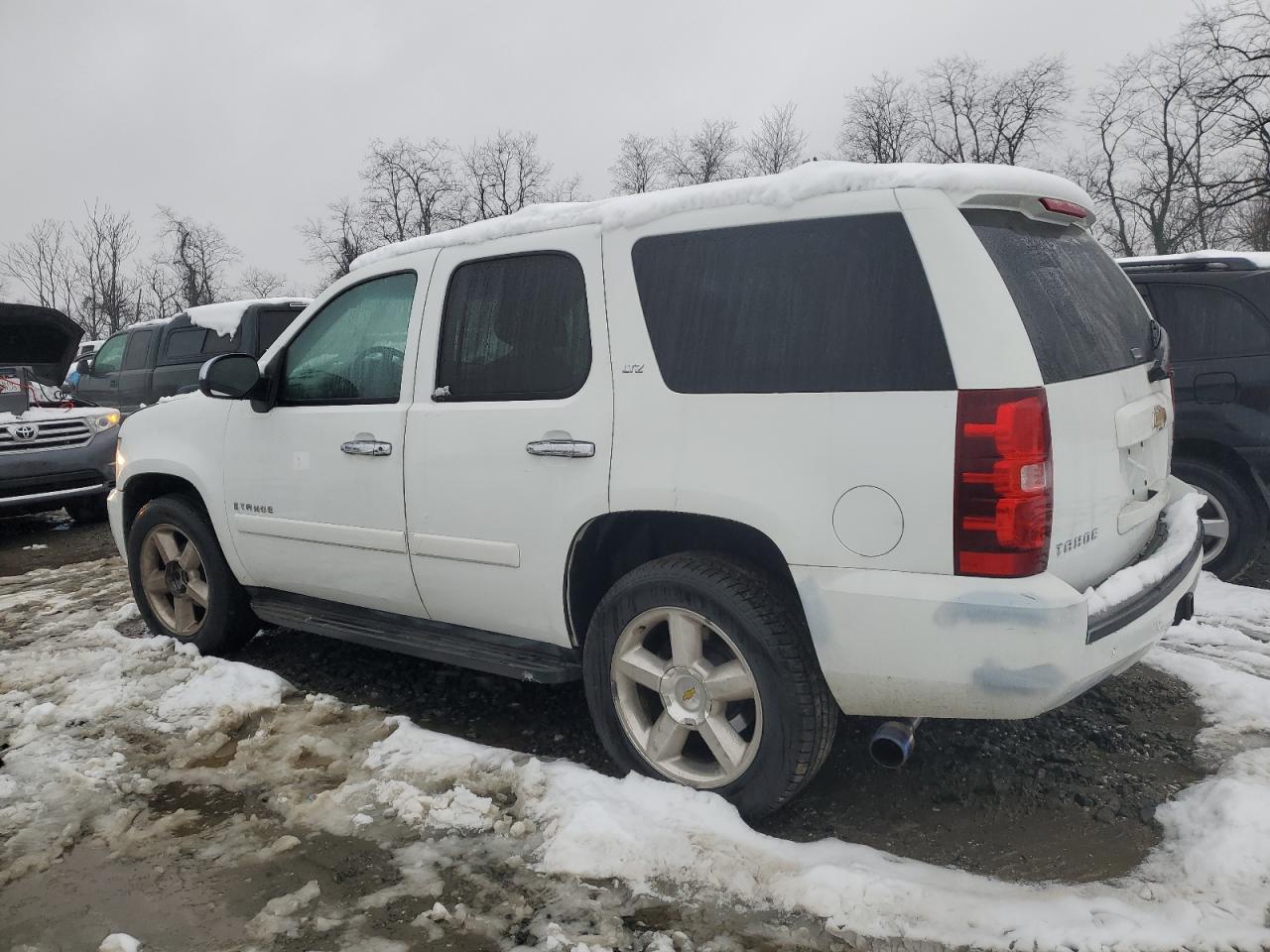 2007 Chevrolet Tahoe - Image 2