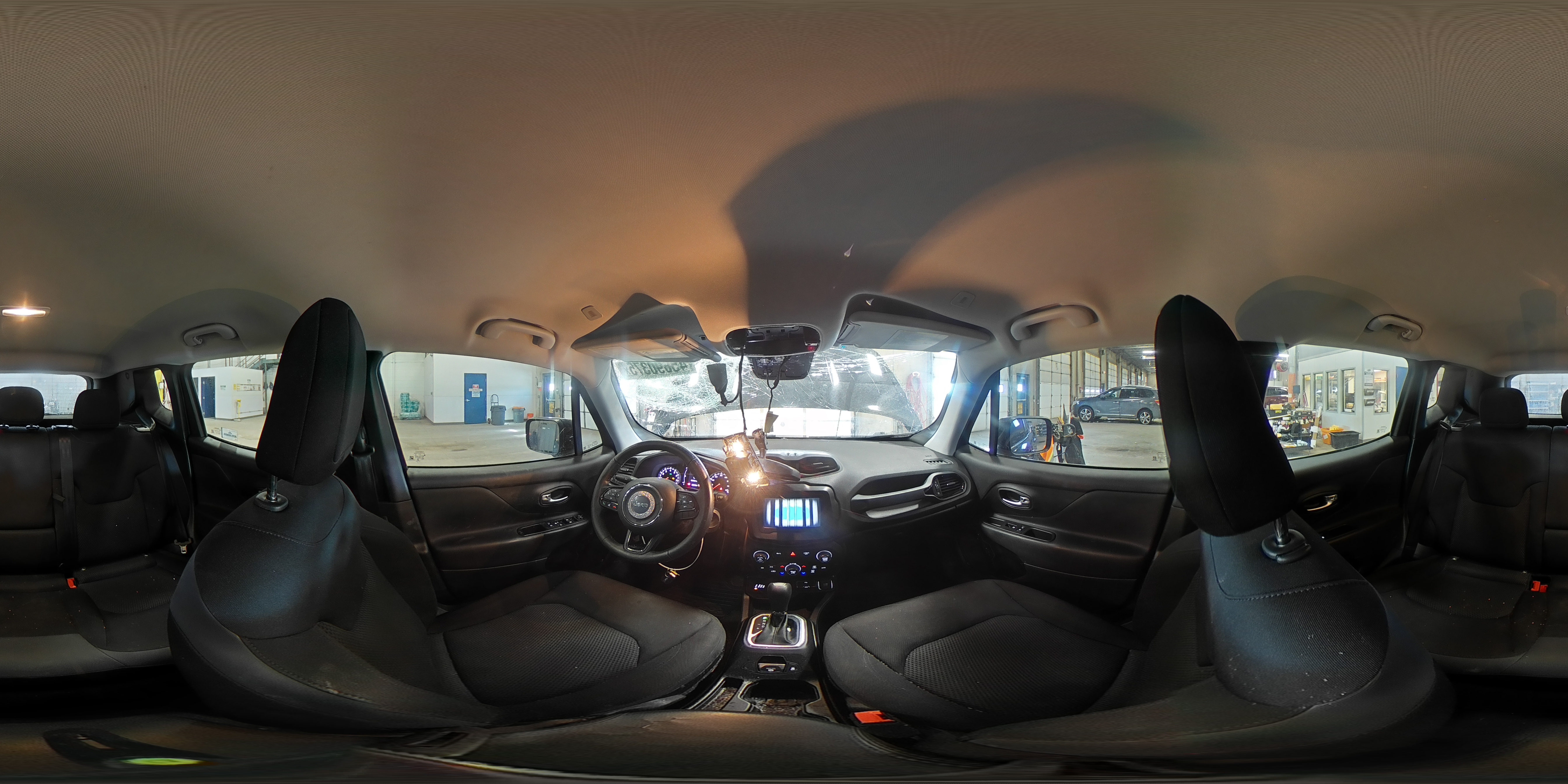 2019 Jeep Renegade - Image 13