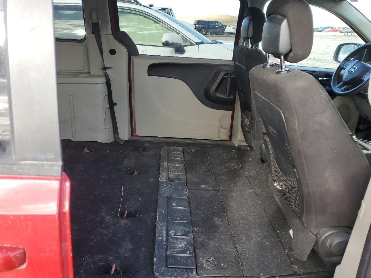 2012 Dodge Caravan - Image 11