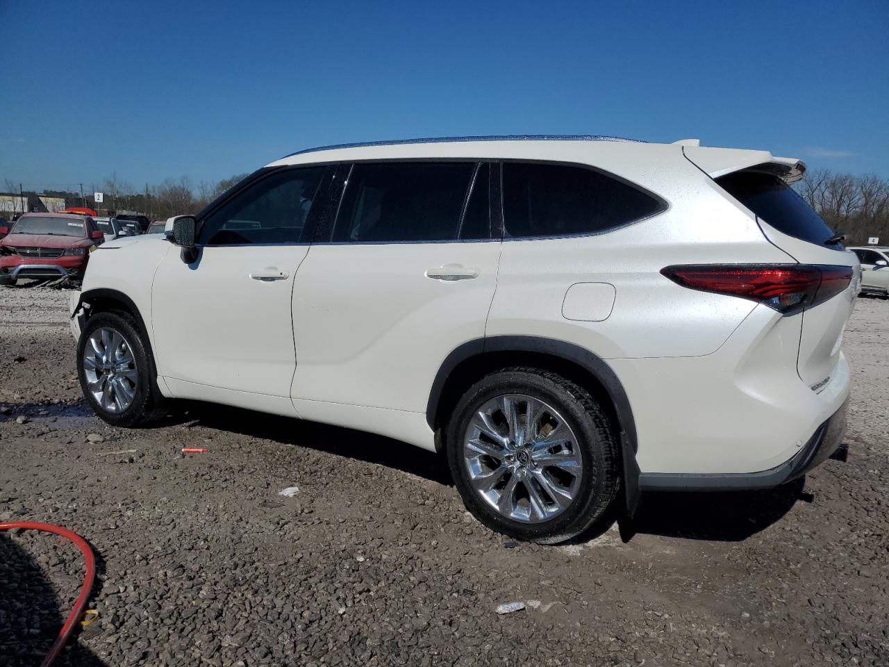 2021 Toyota Highlander - Image 2