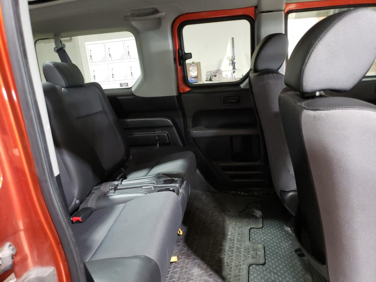 2004 Honda Element - Image 11