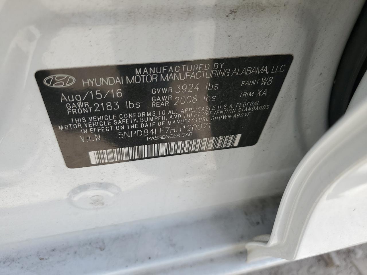 2017 Hyundai Elantra - Image 12