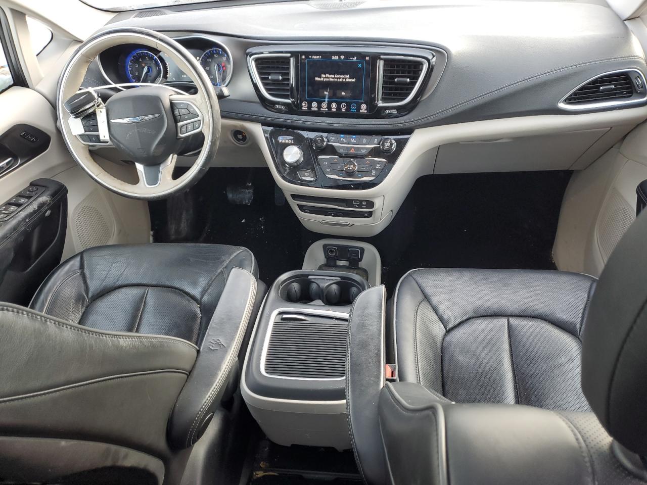 2019 Chrysler Pacifica - Image 8
