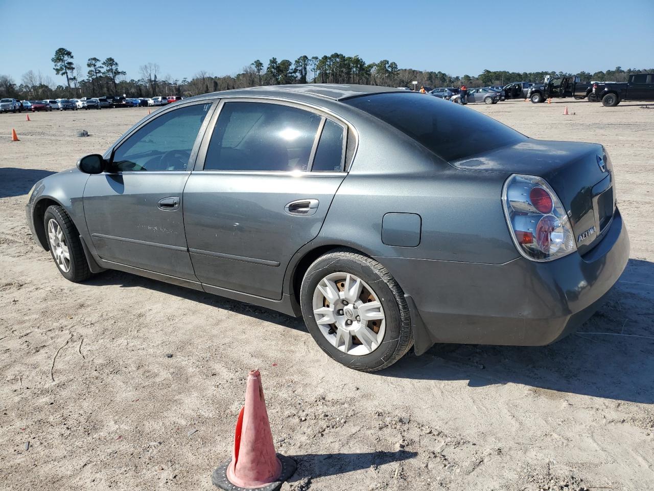 2005 Nissan Altima - Image 2