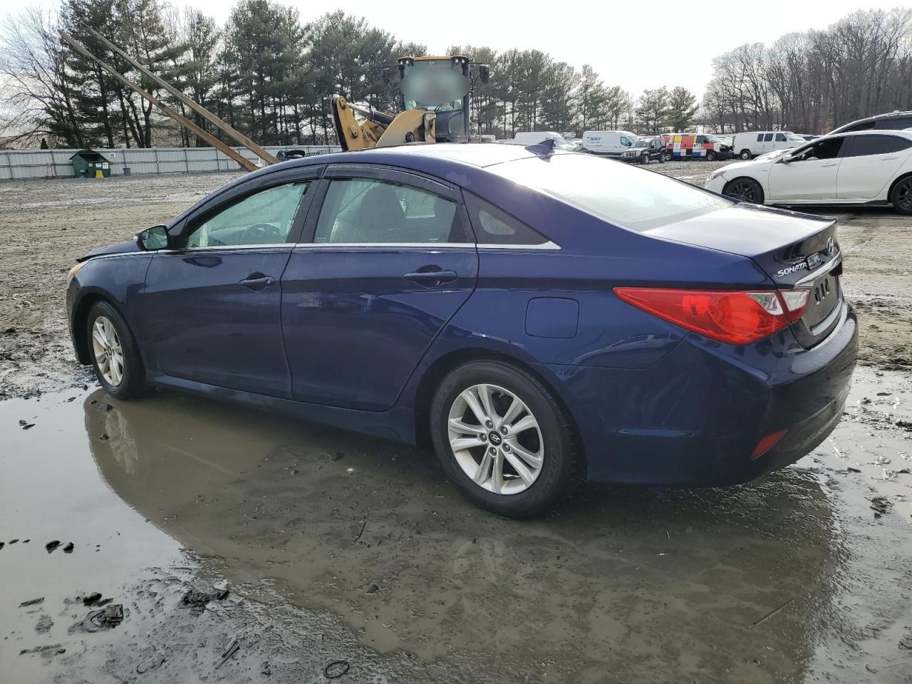 2014 Hyundai Sonata - Image 2