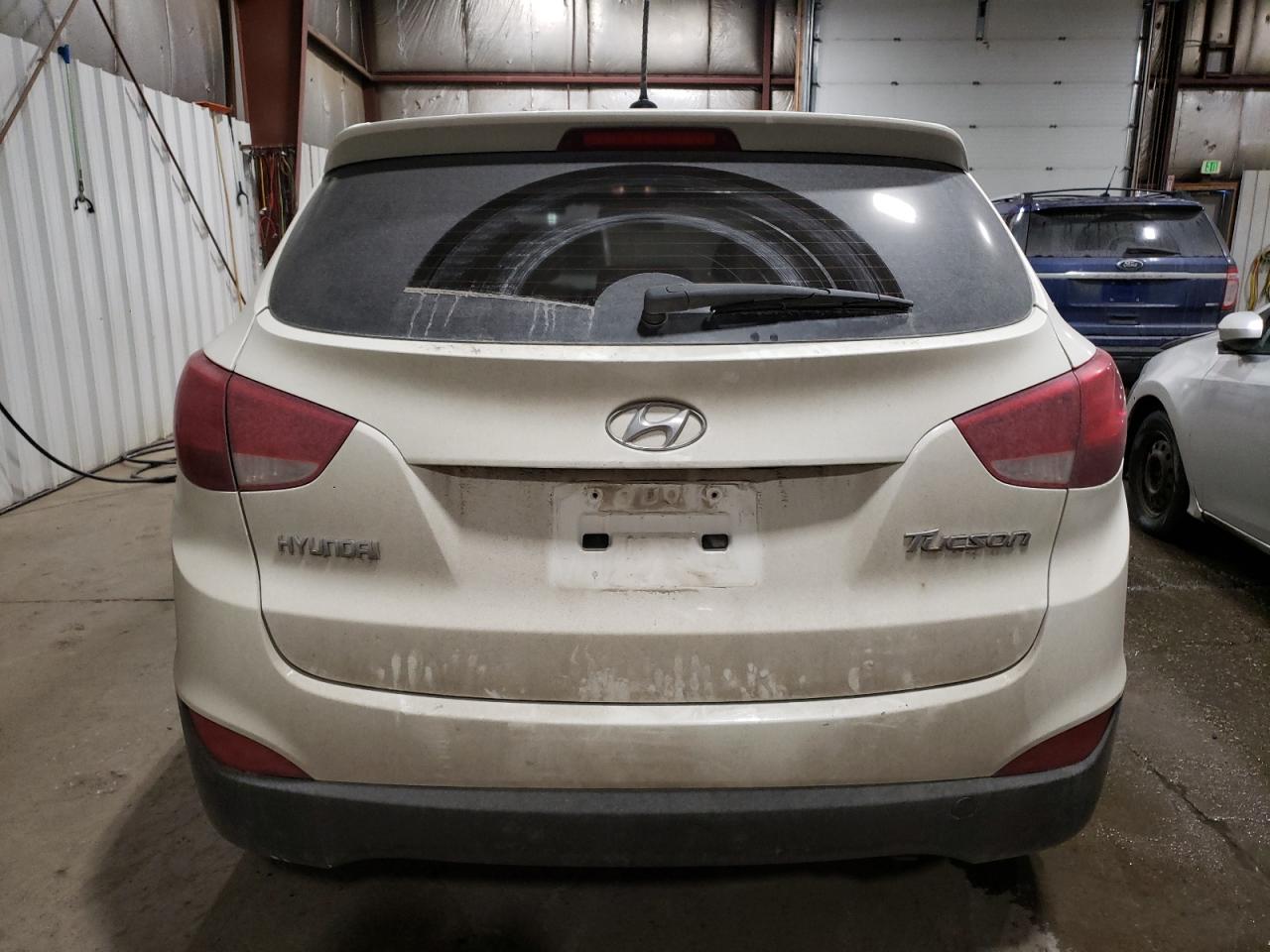 2010 Hyundai Tucson - Image 6