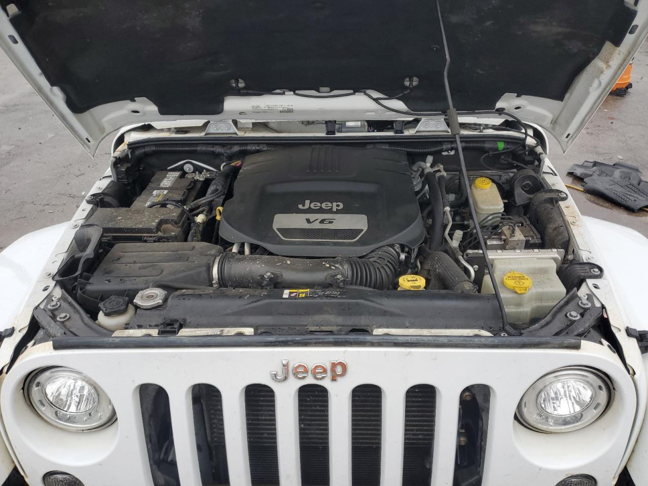 2017 Jeep Wrangler - Image 12