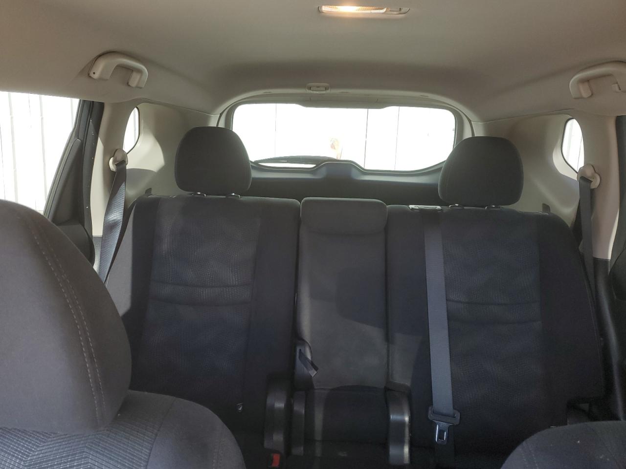 2016 Nissan Rogue - Image 10