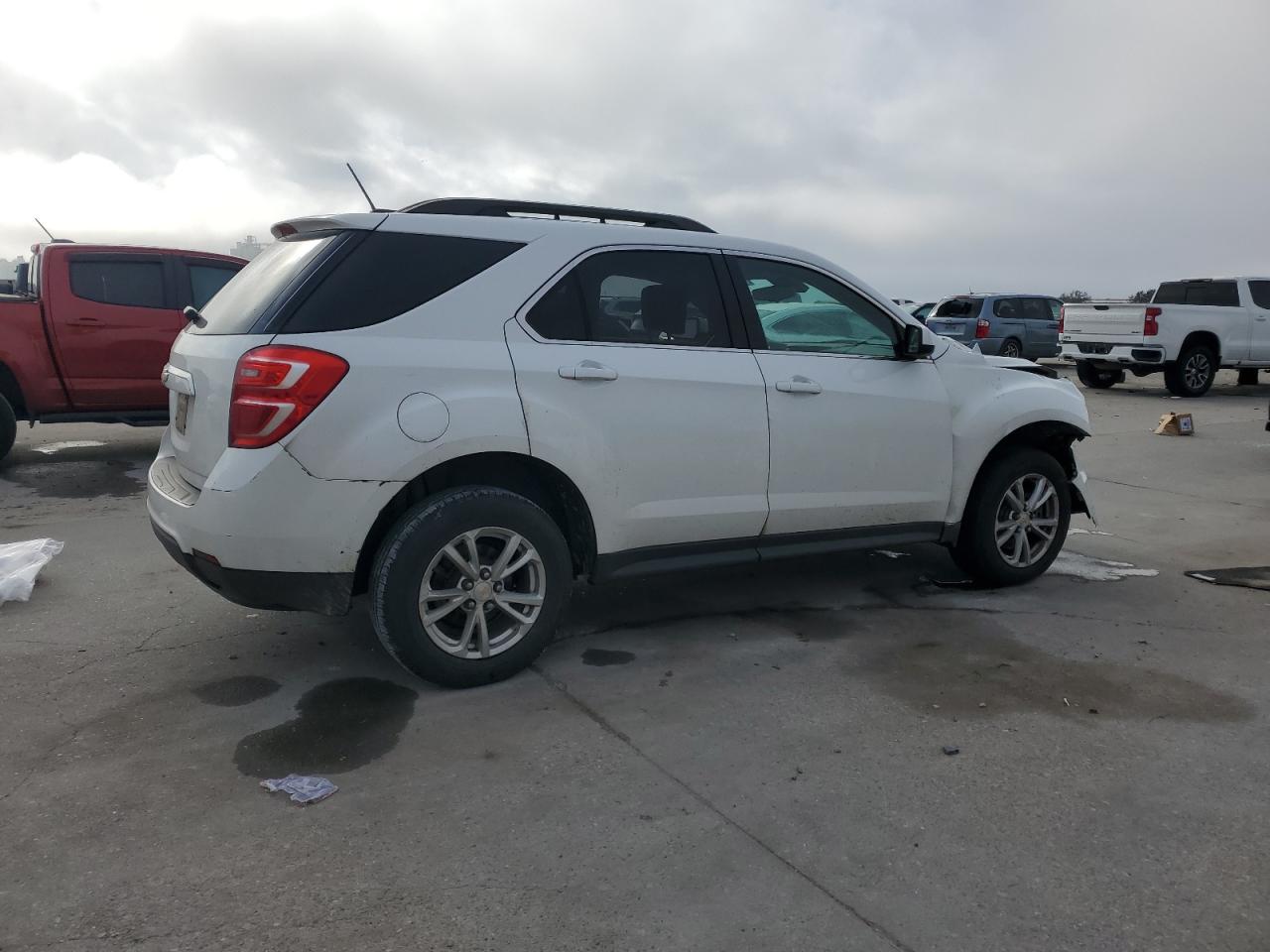 2017 Chevrolet Equinox - Image 3
