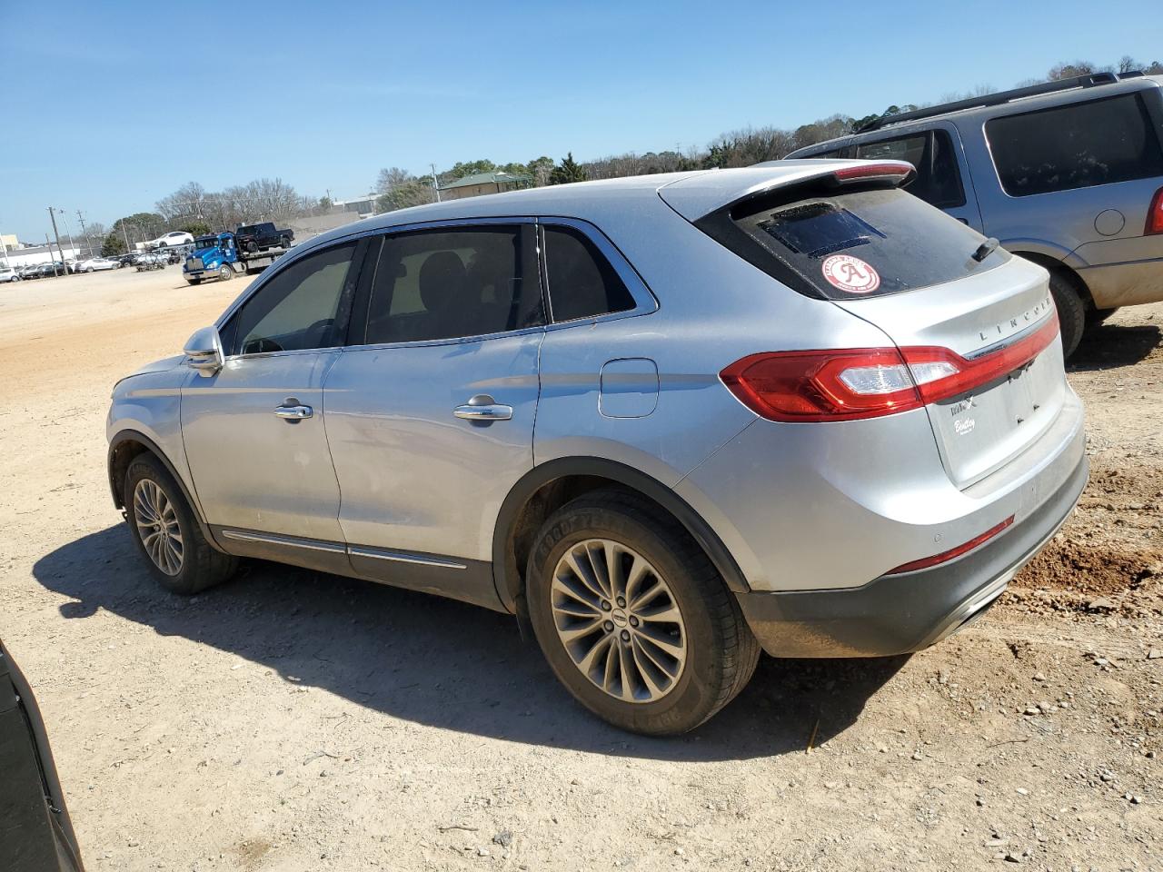 2016 Lincoln MKX - Image 2