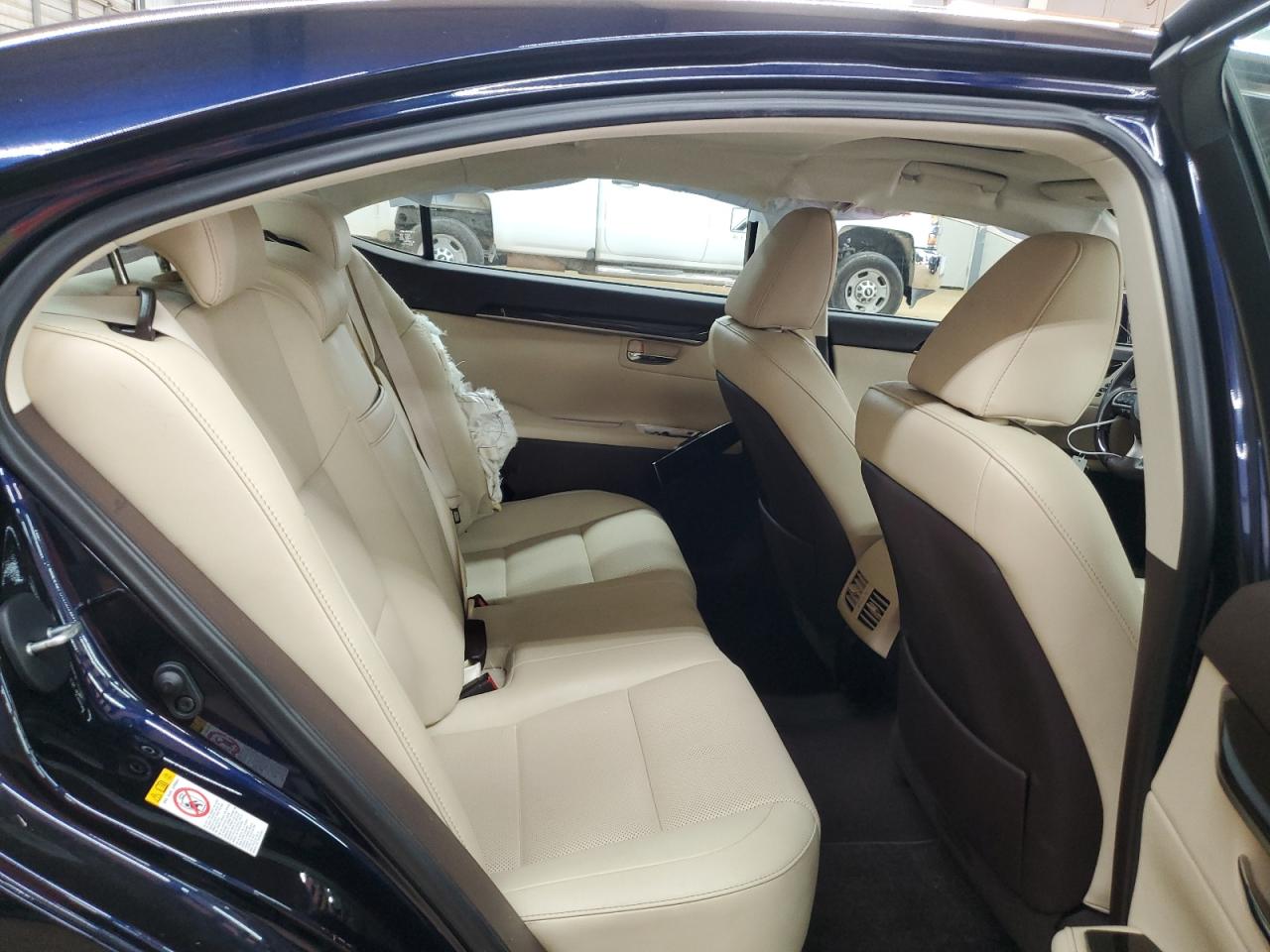 2018 Lexus ES - Image 10